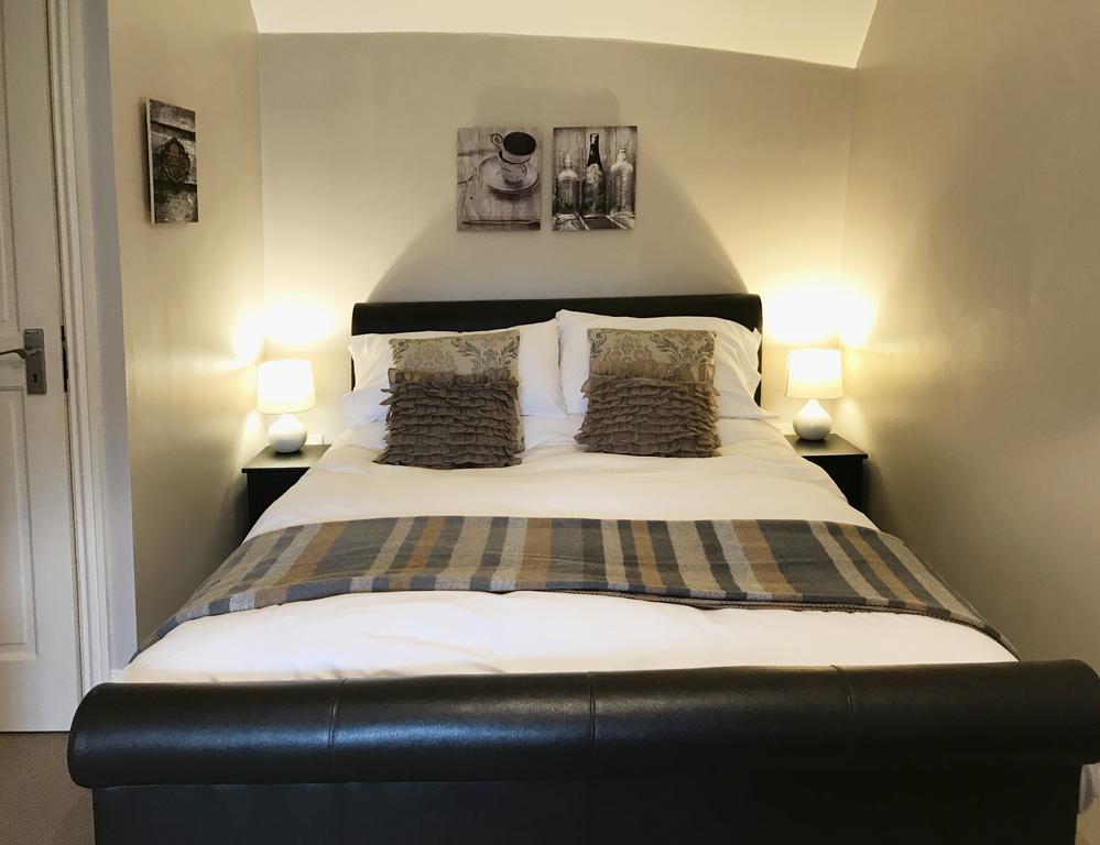Green Dragon Hotel Brigstock Zewnętrze zdjęcie