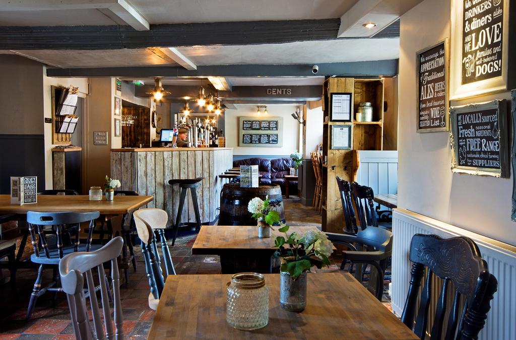 Green Dragon Hotel Brigstock Zewnętrze zdjęcie
